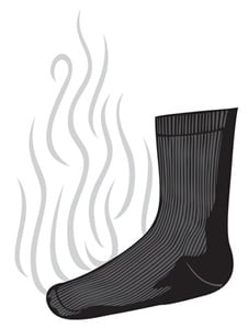 Socken nehmen Fußgeruch an und hinterlassen feuchte Flecken auf dem Boden.